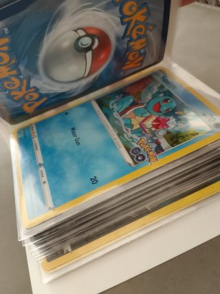 Álbum Pokémon TCG lote mas de 30 ex Pokémon go