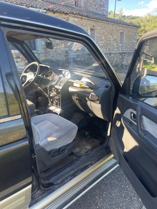 Mitsubishi Montero v20 2.5td