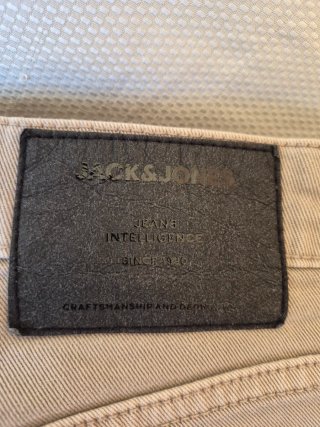 Pantalón corto Jack & Jones beige