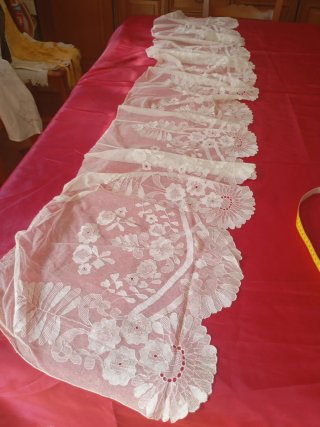 Encaje granada de seda hecho a mano Virgen Fallera