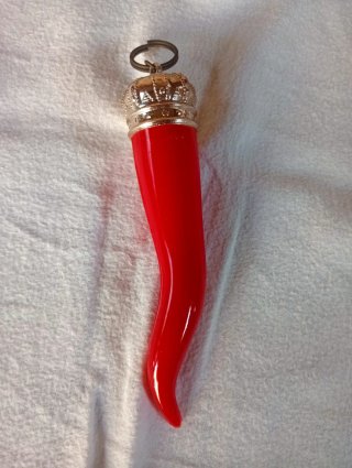 Portafortuna cornetto rosso con corona