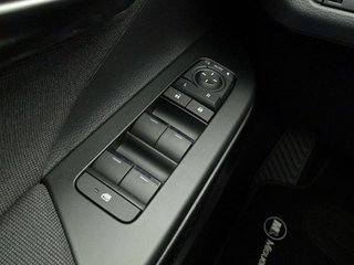 Toyota C-HR 1.8 Advance Hybrid 140