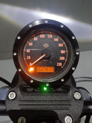 Harley Davidson Sportster Iron 883