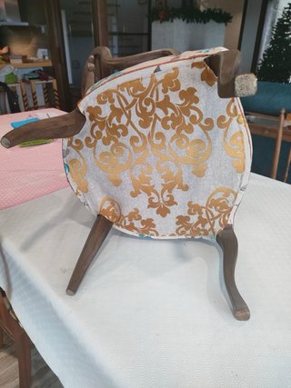Silla retro de madera y tela
