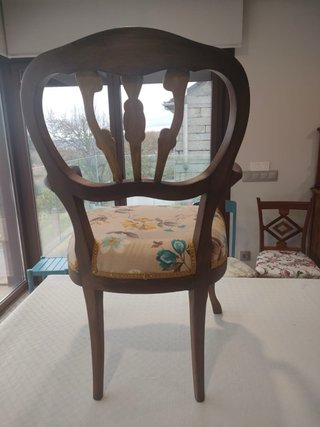 Silla retro de madera y tela