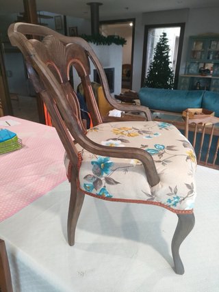 Silla retro de madera y tela