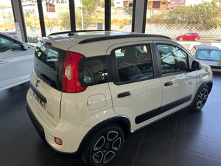 FIAT PANDA HYBRID AÑO 2022 65.000KM