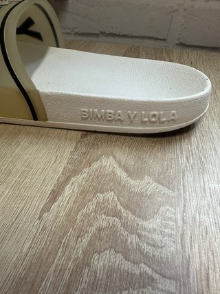 Chanclas Bimba y Lola Blancas y Negras