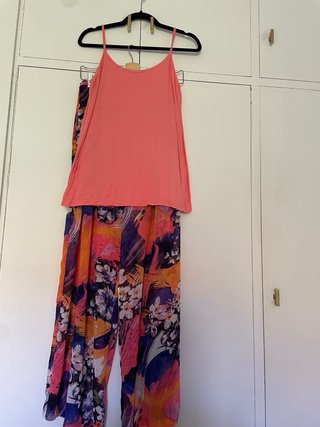 Conjunto Coral Camiseta y Top
