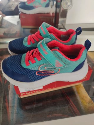 Bambas niña Skechers talla 28'5