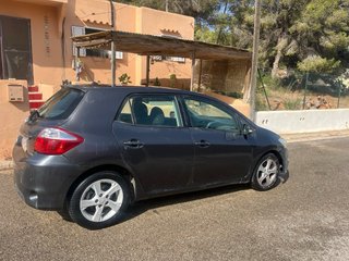 Toyota Auris 2011