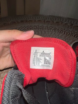 Air Jordan 1 Mid Chicago Negro Rojo