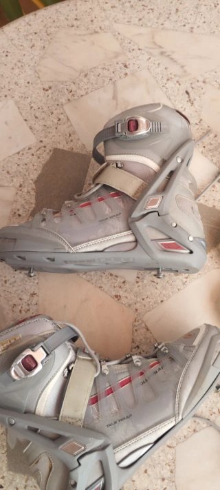 Botas Rollerblade talla 40 y Ruedas 90mm