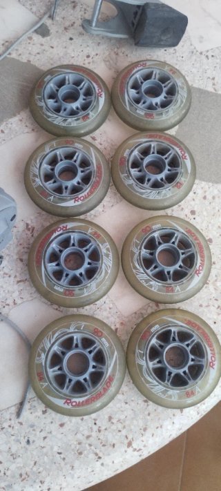 Botas Rollerblade talla 40 y Ruedas 90mm