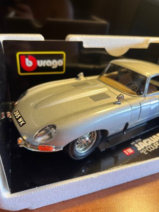 Jaguar E-Type Coupé 1961 Bburago 1:18