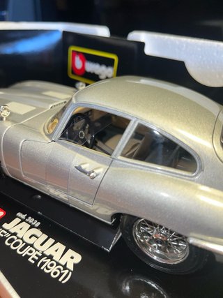 Jaguar E-Type Coupé 1961 Bburago 1:18