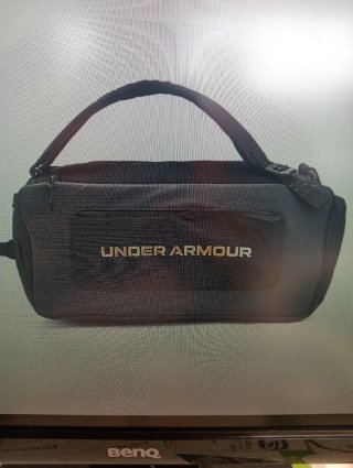 Mochila Under Armour 40L Negra y Dorada
