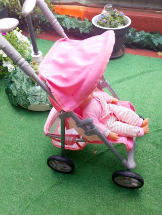 Sillita de muñeca con muñeca