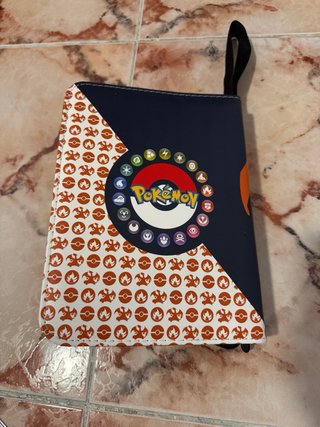 Álbum de cartas Charizard Pokémon