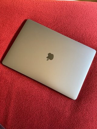 MacBook Pro 16' Touch Bar Plata