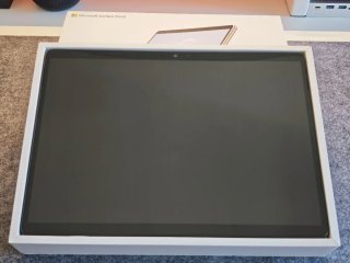 Surface Pro 9 i5 16GB + 1TB Ancora in Garanzia, Pacco