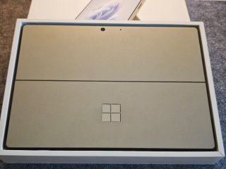 Surface Pro 9 i5 16GB + 1TB Ancora in Garanzia, Pacco