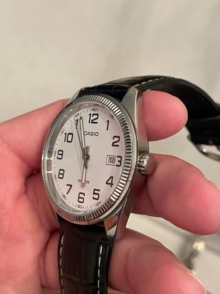 Reloj Casio MTP Correa Cuero Hombre Blanco