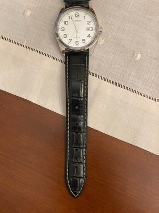 Reloj Casio MTP Correa Cuero Hombre Blanco