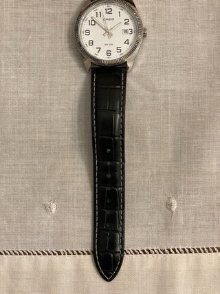Reloj Casio MTP Correa Cuero Hombre Blanco