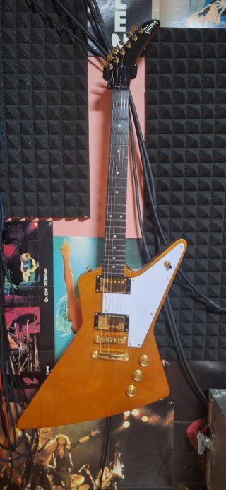 Gibson Explorer