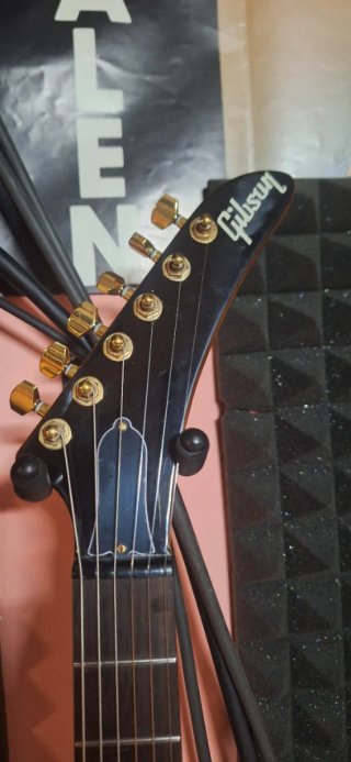 Gibson Explorer