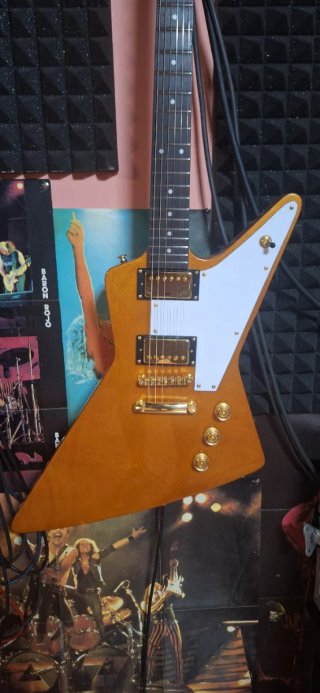 Gibson Explorer