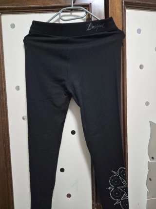 Pantalones Desigual negros con pedrería