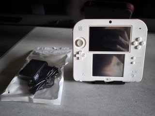 Nintendo 2DS Rossa + 70 giochi + Caricatore