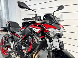 Kawasaki Z650 Naked Negra/Roj