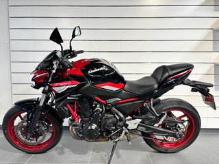 Kawasaki Z650 Naked Negra/Roj