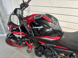 Kawasaki Z650 Naked Negra/Roj