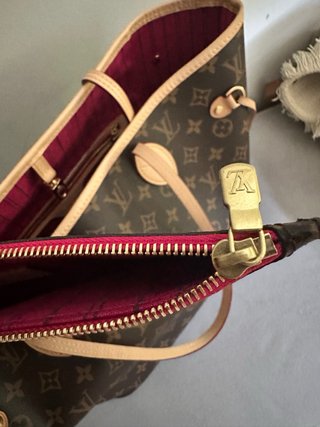 Bolso Louis Vuitton Marrón con Neceser Rosa