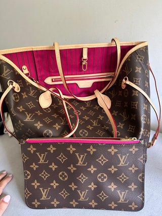 Bolso Louis Vuitton Marrón con Neceser Rosa
