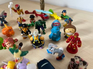 Lote +50 Figuras Kinder Vintage
