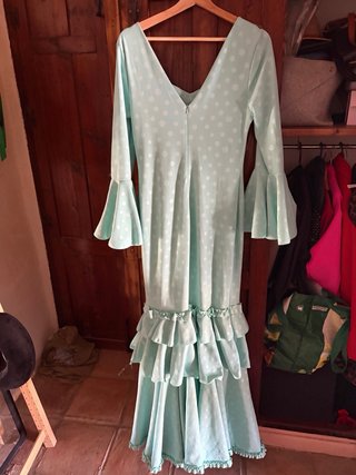 Traje de flamenca verde lunares