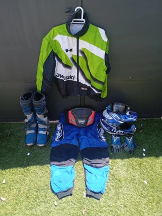 Ropa y protección de moto enduro