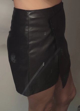 Falda pantalón efecto piel negra
