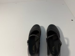 Zapatos Escolares Negros