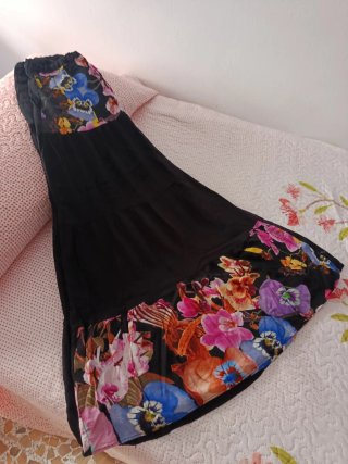 Falda larga floral negra