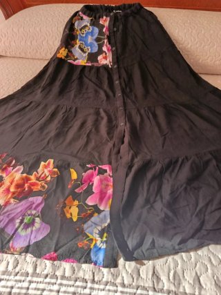 Falda larga floral negra