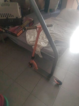 Patinete de salto naranja para niño