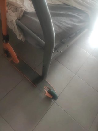 Patinete de salto naranja para niño