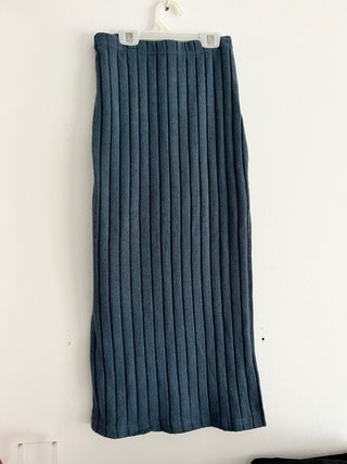 Falda larga azul acanalada