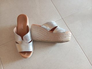 Sandalias cuña verano doradas/plateadas
